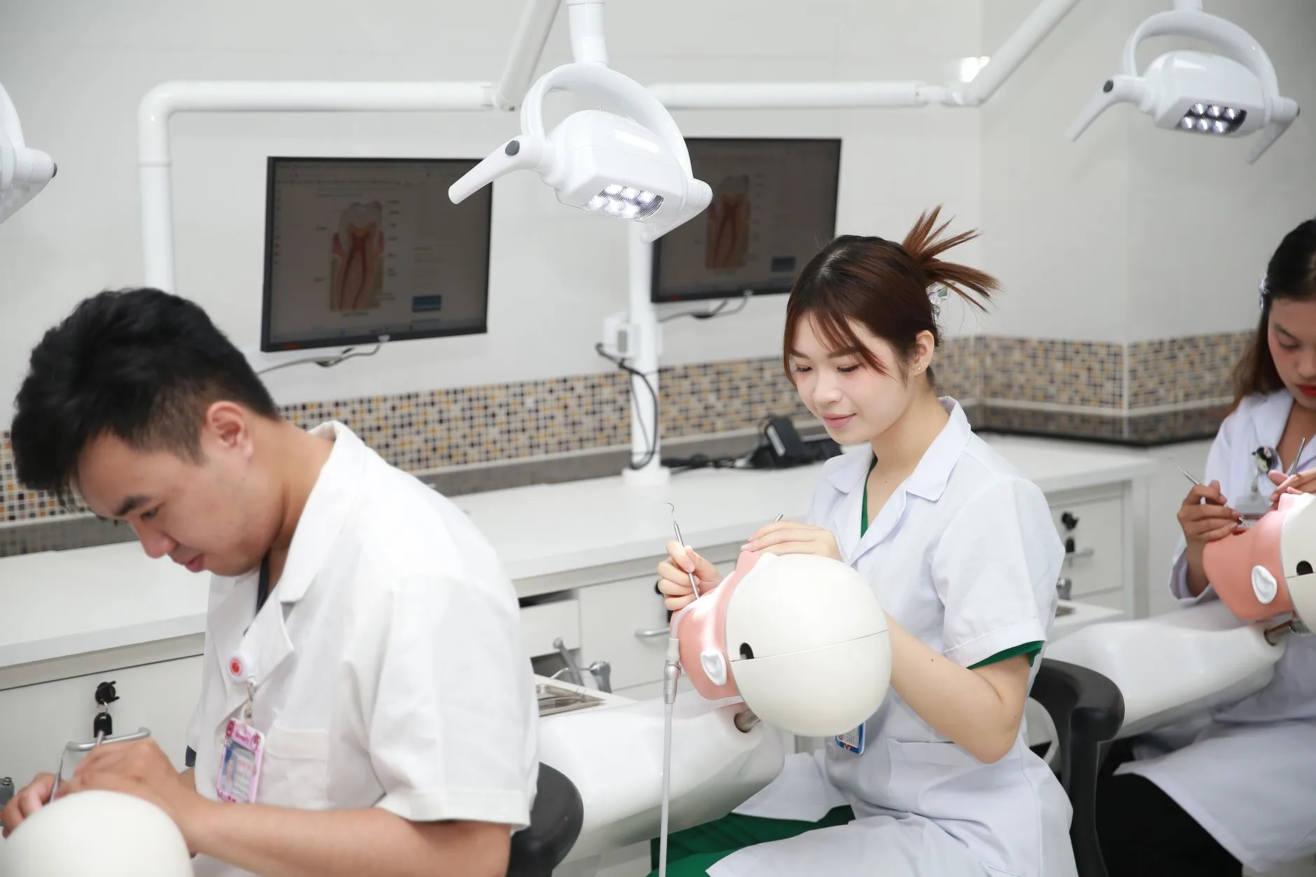 内蒙古产业园区招商手册设计思路与视觉呈现要点
