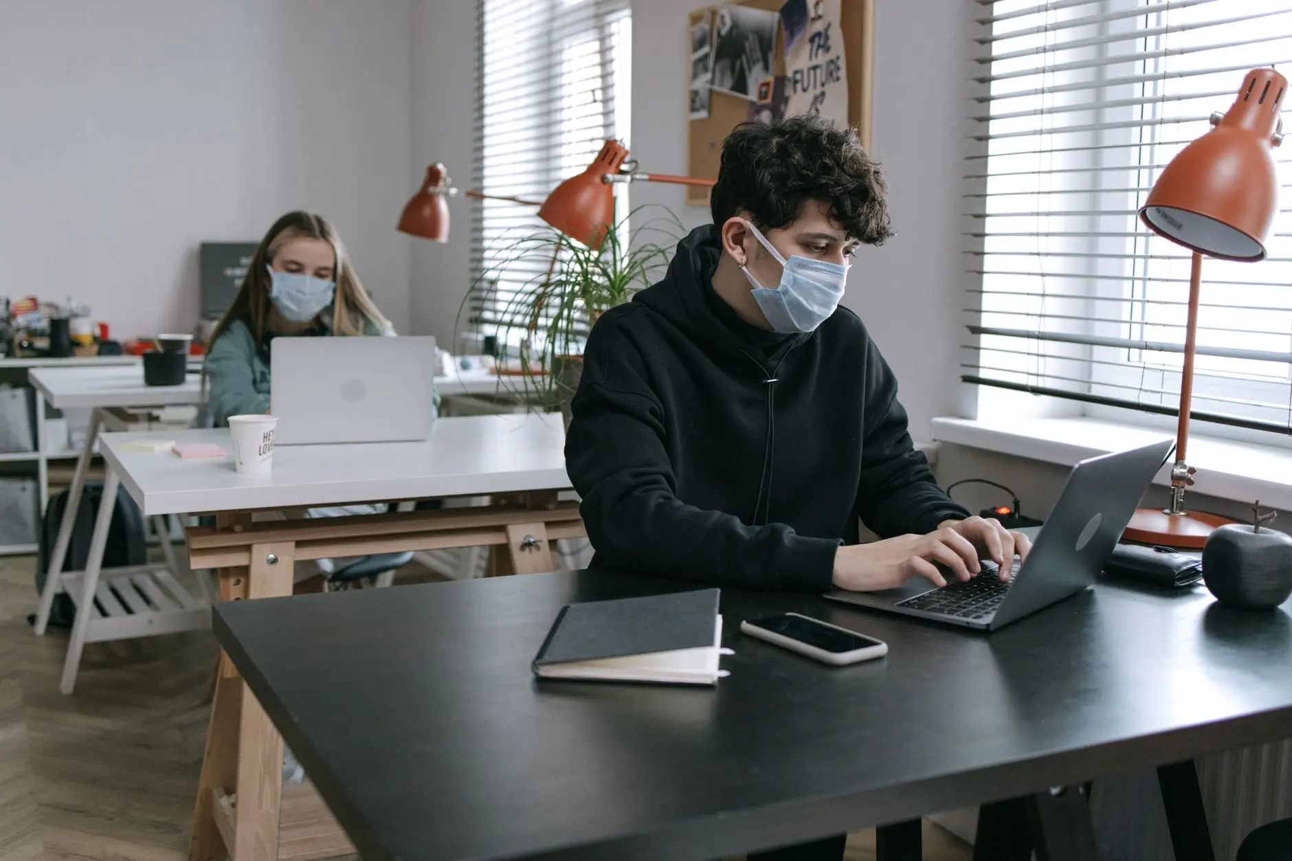 招商手册与园区宣传册设计对比：提升招商引资吸引力的关键要素