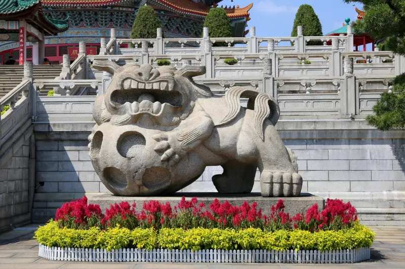 产业园区宣传册设计中的视觉叙事与品牌传播策略